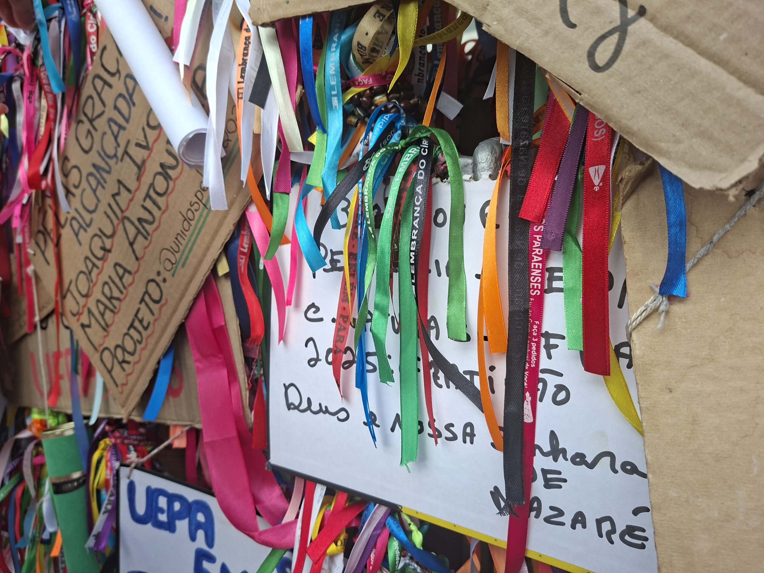 Quantas histórias cabem no gradil da Basílica de Nossa Senhora de Nazaré?