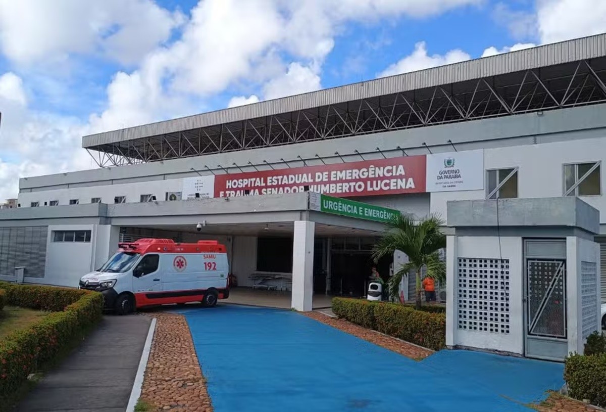 Homem se afoga em praia e é internado em estado grave, em João Pessoa