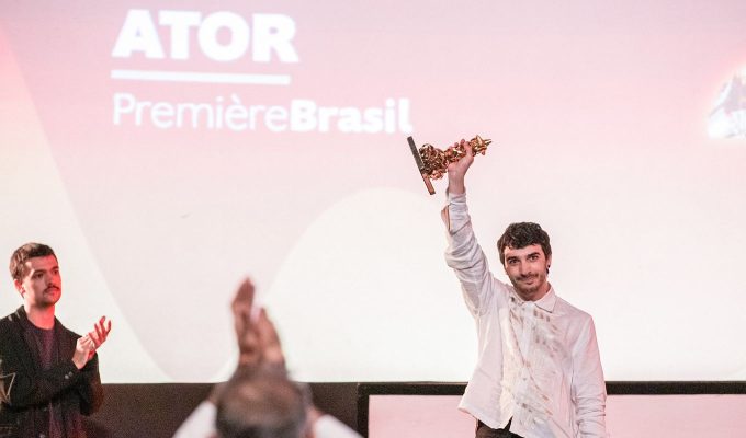 A Margem do Rio e Elza vencem principais prêmios do Festival do Rio