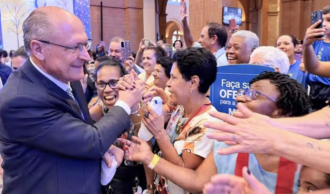 Em Aparecida, Alckmin pede isenção da Justiça Eleitoral