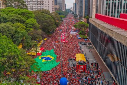 Campanha de Lula aciona TSE após post falso sobre comício na Paulista