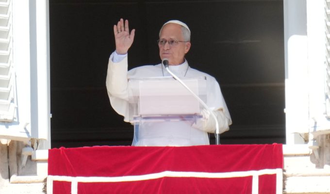 Papa Leão XIV será internado nesta terça para operação de retirada de nódulo no pulmão