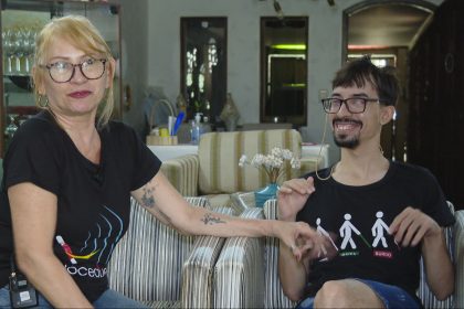 Educador se torna primeiro mestre surdocego da Universidade de Brasília