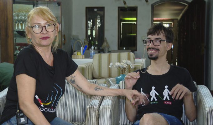 Educador se torna primeiro mestre surdocego da Universidade de Brasília
