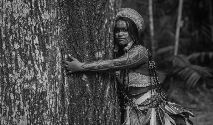 A Amazônia acreana chega a Paris pelas lentes do premiado fotógrafo Paulo H. Costa