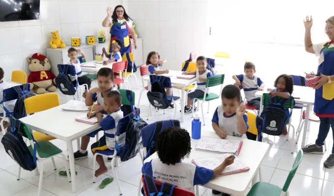 Escolha de livros didáticos para educação infantil começa nesta terça