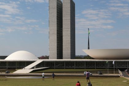 Calendário especial pode acelerar votação da PEC do fim da escala 6×1