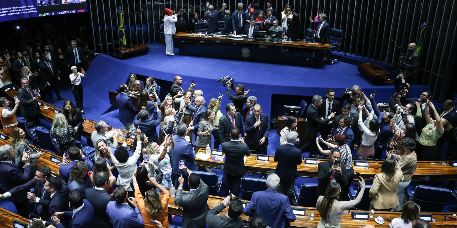 Senado aprova fim da escala 6×1 e redução da jornada de trabalho