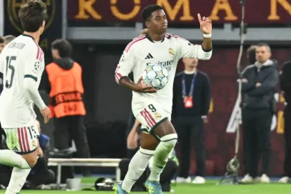Endrick brilha contra Roma, recebe elogio de Mourinho e Real Madrid vence