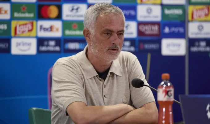 Mourinho se revolta com punição a Vini Jr.: “Sem vergonha”