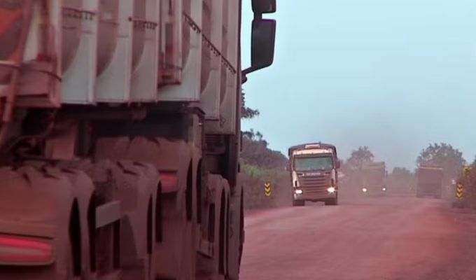 Grupo usava caminhões de minério para transportar drogas da Bolívia e pagava funcionários para evitar fiscalização