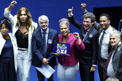 CUT elogia fim da “massacrante” 6×1; CNI quer revisar PEC aprovada