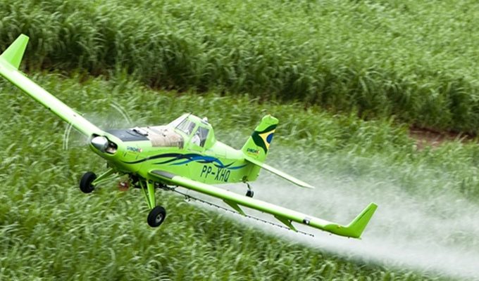 Brasil é 2º maior importador de pesticidas proibidos na UE, diz Oxfam