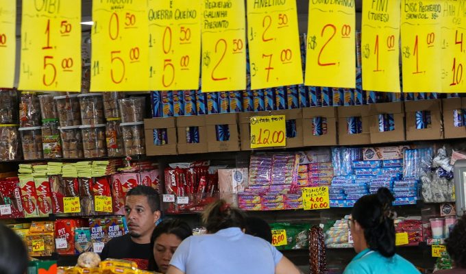 Governo prevê crédito a empresas afetadas por fim da 6×1, diz Durigan