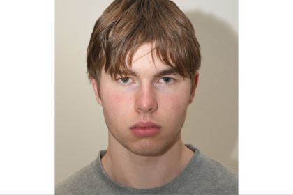 Adolescente norueguês é condenado a 20 anos por planejar assassinato no Reino Unido a mando de grupo ligado ao Irã