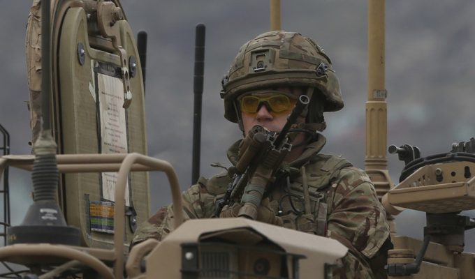 Chefe do Exército britânico diz que governo deve preparar população para tempos de guerra