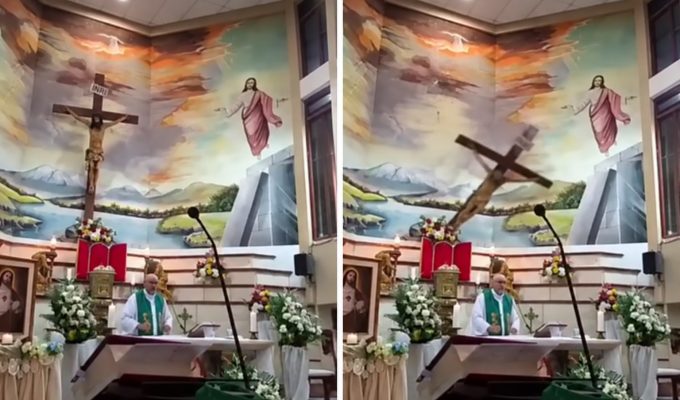 Padre morre após cruz cair sobre sua cabeça durante transmissão ao vivo de uma missa no Equador; VÍDEO