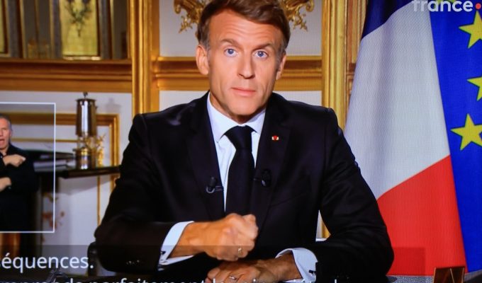 Macron diz que nada justifica violência ‘desenfreada’ em protestos na França