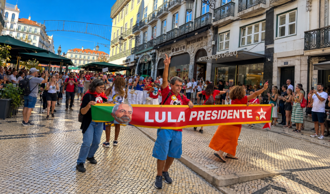 Lisboa é Lula! Milhares vão às ruas da capital portuguesa em apoio à reeleição