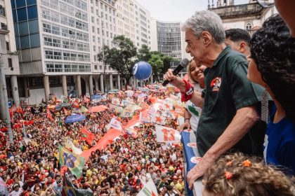 Ato “Estudantes com Lula” reúne 1 milhão de pessoas, segundo organizadores, da Candelária à Cinelândia