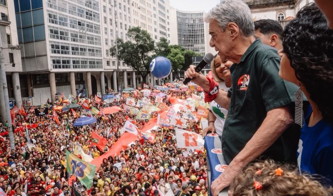 Ato “Estudantes com Lula” reúne 1 milhão de pessoas, segundo organizadores, da Candelária à Cinelândia