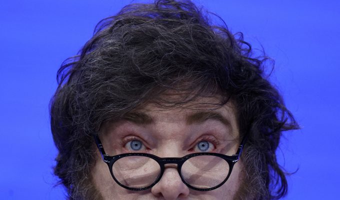 Como está a economia da Argentina? Crescimento e queda da inflação contrastam com pobreza e desemprego