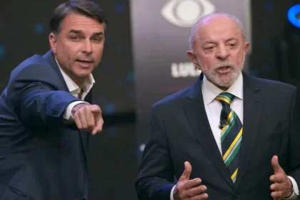 Lula desafia Flávio a abrir dados bancários e telefônicos, mas senador sai pela tangente