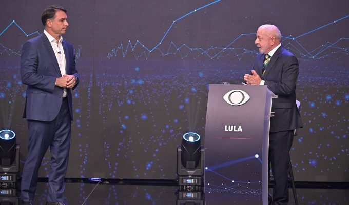 Lula e Flávio fazem primeiro debate das eleições na TV Band