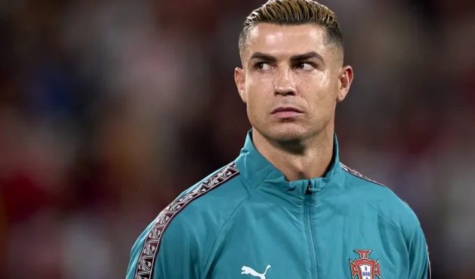 Cristiano Ronaldo é suspenso e multado após crise com Jorge Jesus em Portugal