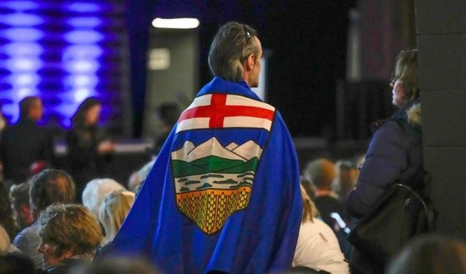 Quanto a província de Alberta gera de riqueza para o Canadá e o que aconteceria se ela conquistasse a independência?