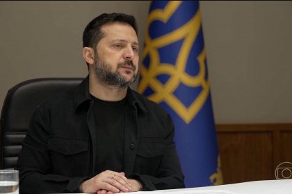 Zelensky diz que sistema da SpaceX usado na guerra ficou mais lento e afeta tropas ucranianas