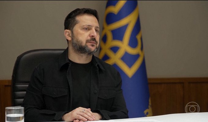Zelensky diz que sistema da SpaceX usado na guerra ficou mais lento e afeta tropas ucranianas