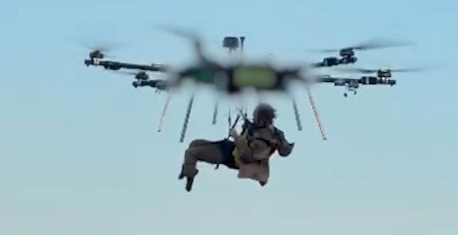 Exército ucraniano faz salvamento inédito de soldado ferido com drone