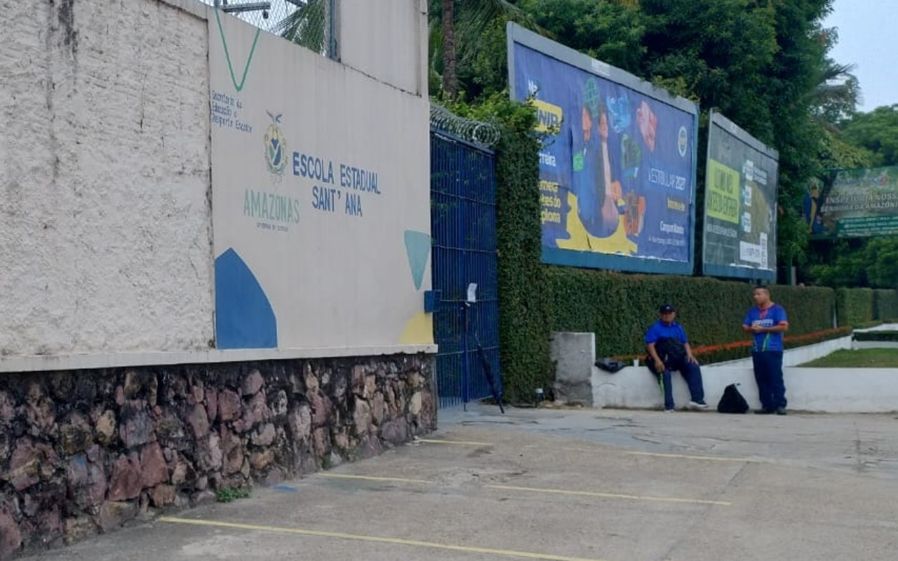 Aulas da rede estadual seguem suspensas em Manaus e Autazes até sexta-feira (23) por causa da fumaça