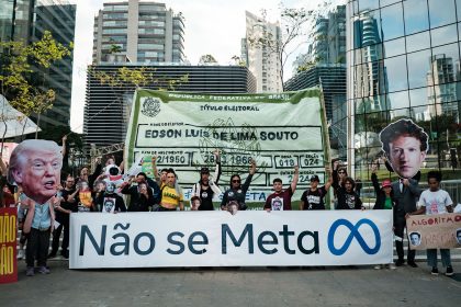 “Meta, tire a mão da nossa eleição”: movimentos protestam contra big tech em São Paulo