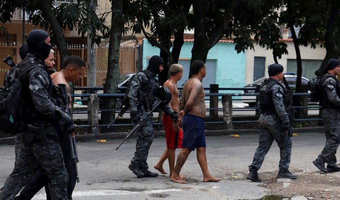 Governo do RJ deverá adquirir câmeras para policiais em março de 2027 