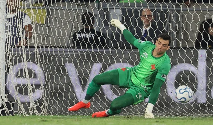 Léo Jardim falha no fim, Boca elimina Vasco em Maraca lotado e vai à final da Sul-Americana