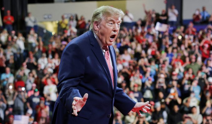 Trump diz que EUA vão ‘queimar’ como a França se democratas vencerem midterms; VÍDEO