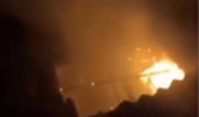Incêndio destrói parte de telhado de casa em Joaquim Gomes, no interior de Alagoas