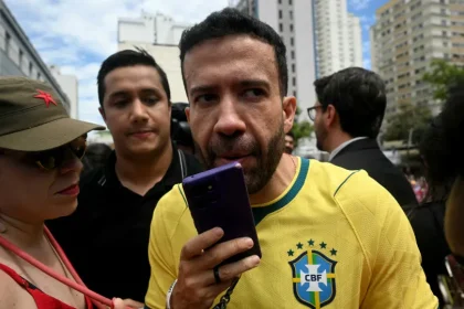 Janones promete ‘maior live do mundo’ após debate da Globo