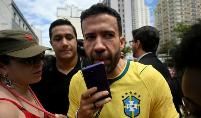 Janones promete ‘maior live do mundo’ após debate da Globo