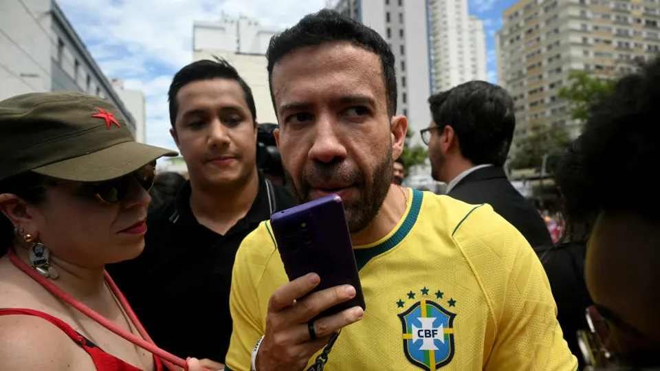 Janones promete ‘maior live do mundo’ após debate da Globo