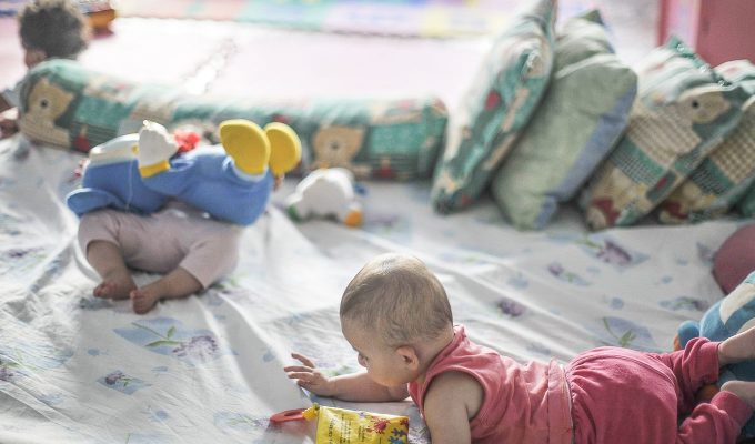 Quedas: mais de 330 mil crianças foram internadas no Brasil em 10 anos