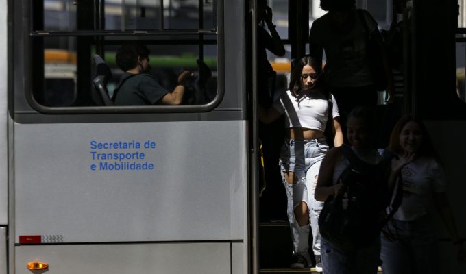 Governo envia ao Congresso proposta de tarifa zero no transporte
