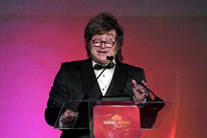 Espanha critica ‘interferência externa’ argentina após Milei chamar primeiro-ministro de ‘ditador’ e ‘corrupto’