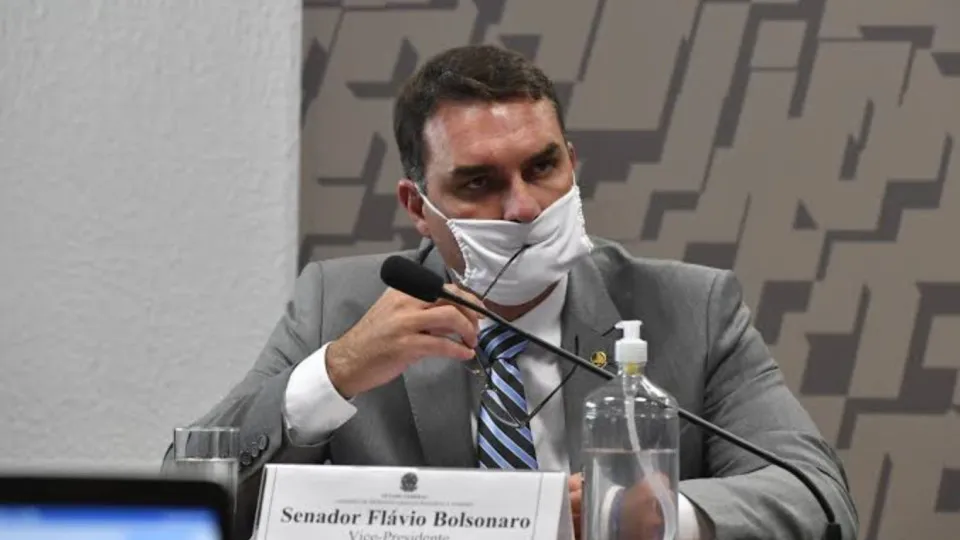 Agência revela ‘esquema de Flávio Bolsonaro na pandemia’