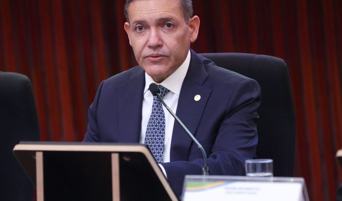 Nunes Marques suspende postagens ilegais contra campanha de Lula