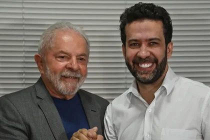 Lula fará live com Janones hoje? Veja horário e onde assistir