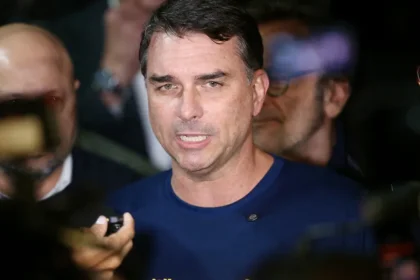 “Flávio esquema pandemia”: o que há por trás dessa busca no Google?