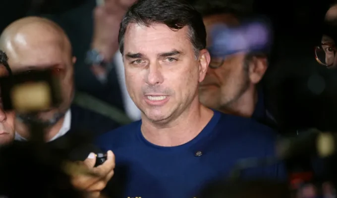 “Flávio esquema pandemia”: o que há por trás dessa busca no Google?